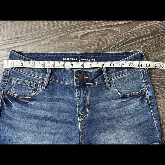 Old Navy Size 4 Rockstar Stretch Denim/Jean shorts - Picture 5 of 10